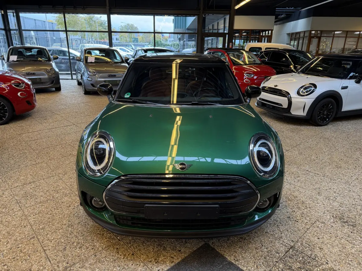 1.5 Cooper Classic | HUD | Pano | Memory | Camera | Keyless | Btw |
