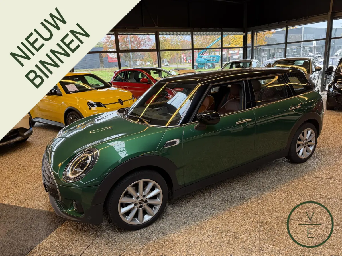 1.5 Cooper Classic | HUD | Pano | Memory | Camera | Keyless | Btw |