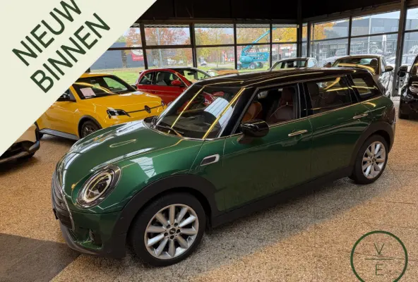1.5 Cooper Classic | HUD | Pano | Memory | Camera | Keyless | Btw |