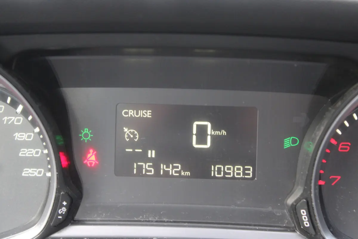 1.2 PureTech Active//Navi//Carplay//Trekhaak!!