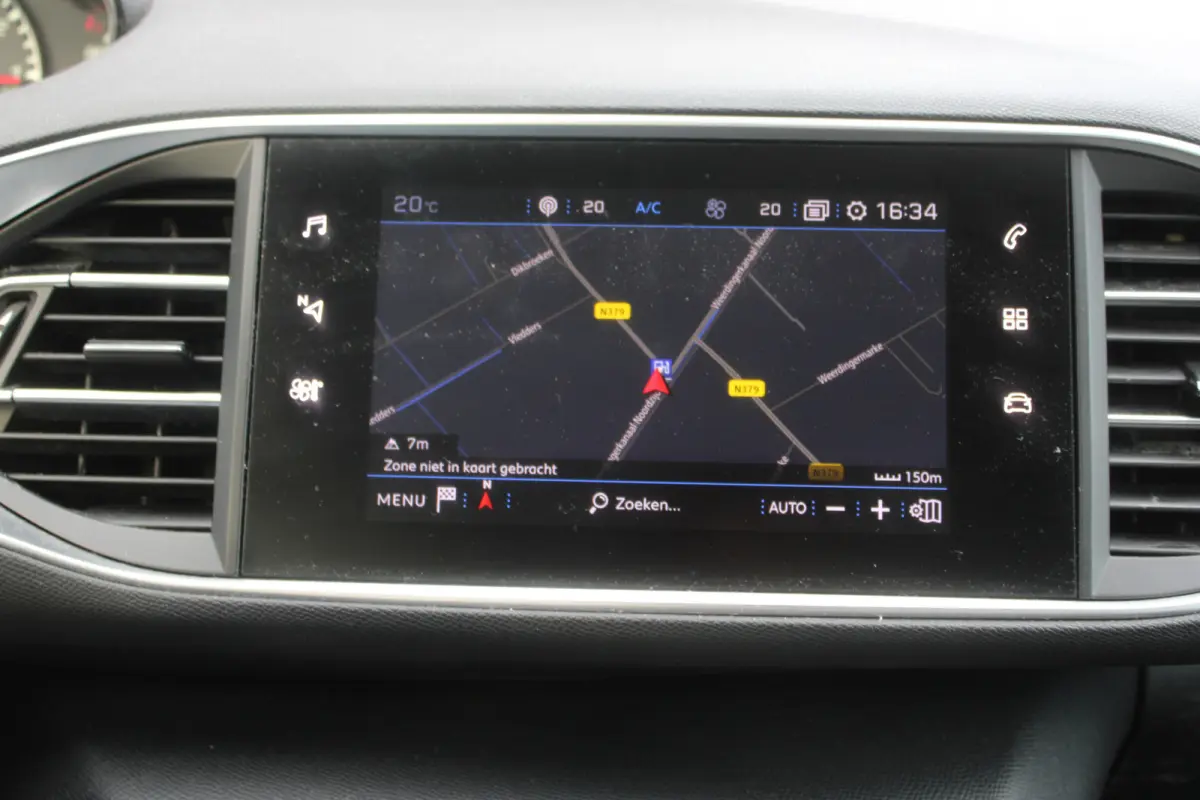 1.2 PureTech Active//Navi//Carplay//Trekhaak!!