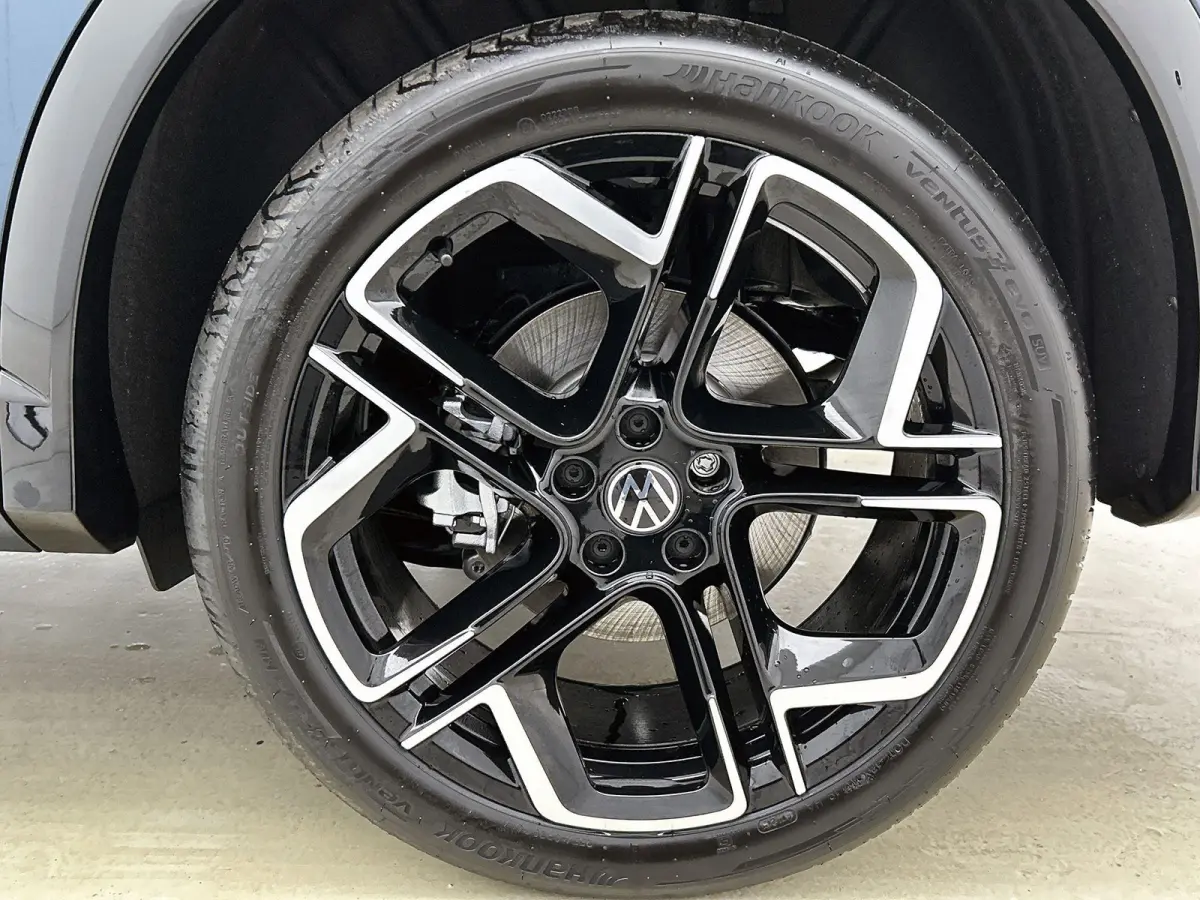 1.5 eHybrid R-Line Edition 204PK | Automaat | Panoramaschuif-kanteldak | Trekhaak inklapbaar | Black Style Pakket | 360 camera |