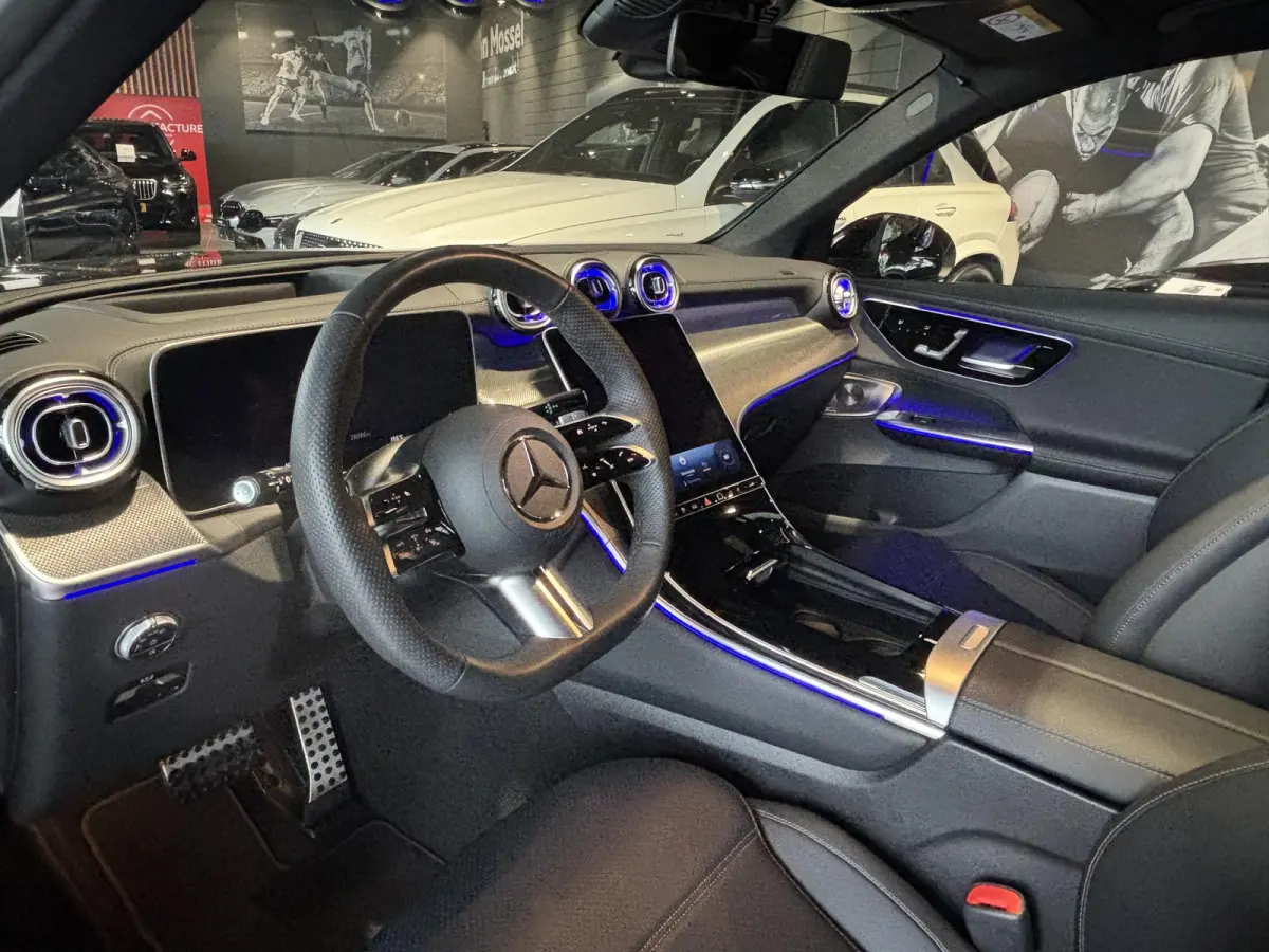 400e 4MATIC AMG Line | BURMESTER | 21 INCH ZWART | STOELVENTILATIE | NIGHTPAKKET | PANORAMA/SCHUIF-KANTELDAK | PREMIUM PLUS | SFEERVERLICHTING PREMIUM | STOELMEMORY | HEAD-UP | ELEKTR.TREKHA