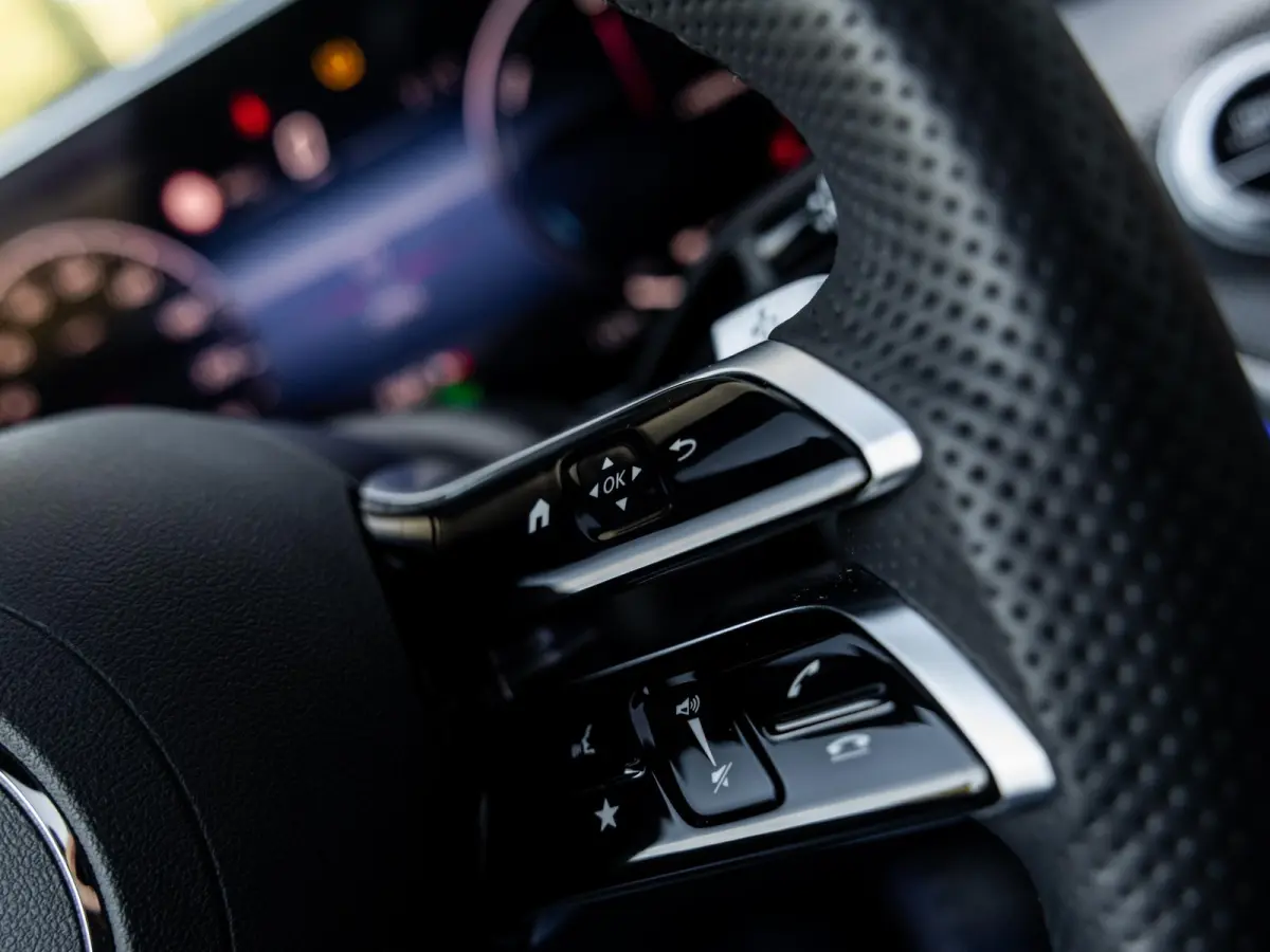 400e 4MATIC AMG Line | BURMESTER | 21 INCH ZWART | STOELVENTILATIE | NIGHTPAKKET | PANORAMA/SCHUIF-KANTELDAK | PREMIUM PLUS | SFEERVERLICHTING PREMIUM | STOELMEMORY | HEAD-UP | ELEKTR.TREKHA