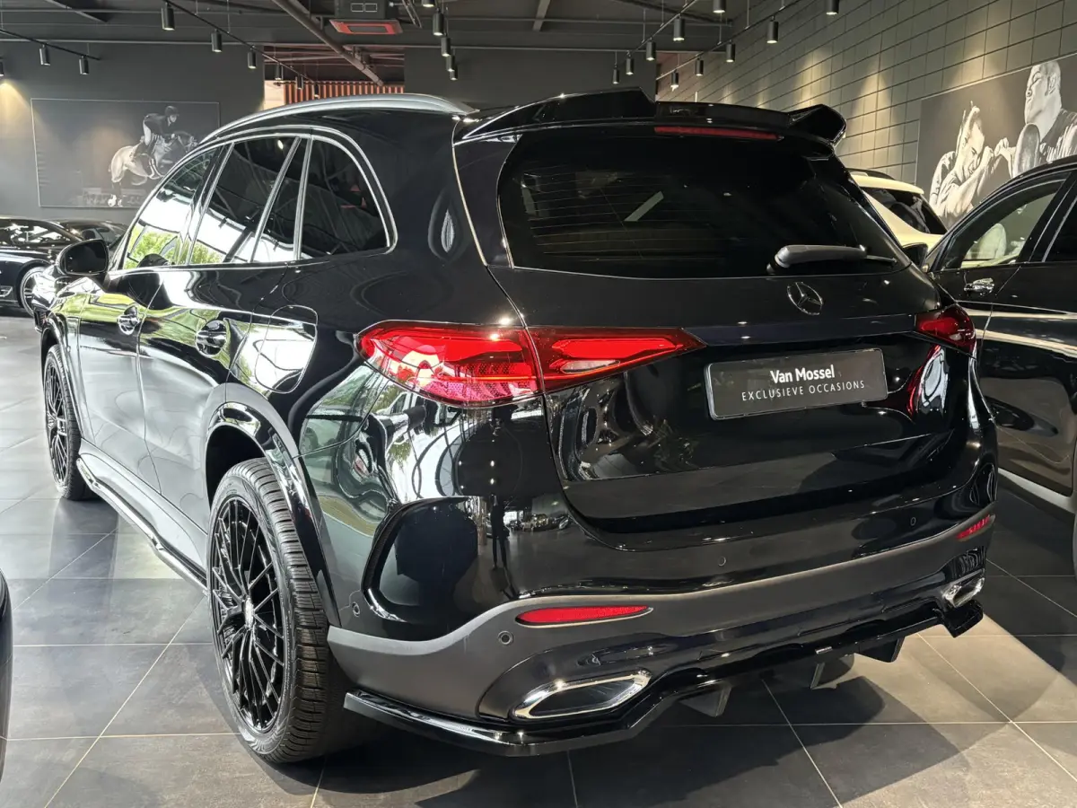 400e 4MATIC AMG Line | BURMESTER | 21 INCH ZWART | STOELVENTILATIE | NIGHTPAKKET | PANORAMA/SCHUIF-KANTELDAK | PREMIUM PLUS | SFEERVERLICHTING PREMIUM | STOELMEMORY | HEAD-UP | ELEKTR.TREKHA
