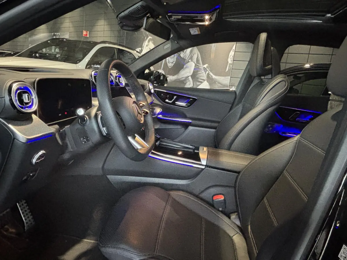 400e 4MATIC AMG Line | BURMESTER | 21 INCH ZWART | STOELVENTILATIE | NIGHTPAKKET | PANORAMA/SCHUIF-KANTELDAK | PREMIUM PLUS | SFEERVERLICHTING PREMIUM | STOELMEMORY | HEAD-UP | ELEKTR.TREKHA