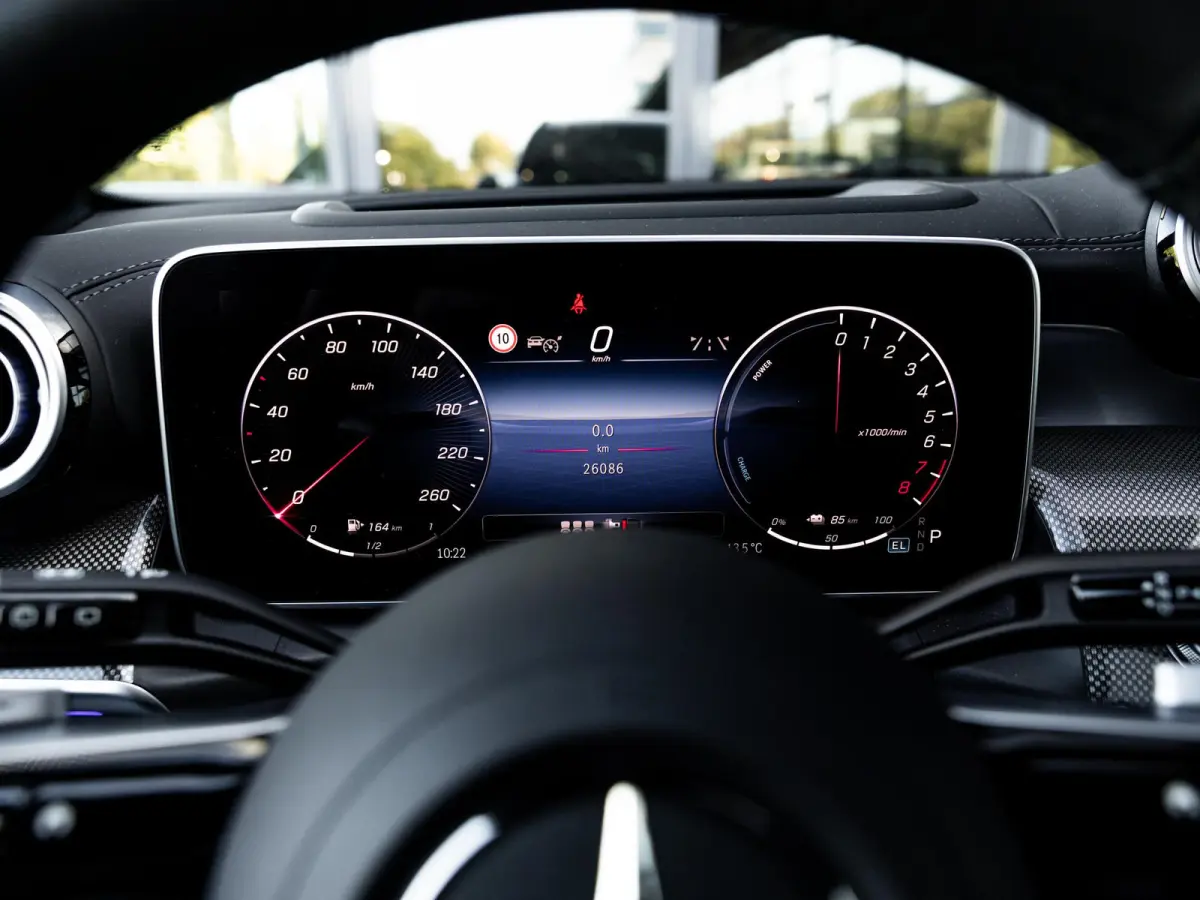 400e 4MATIC AMG Line | BURMESTER | 21 INCH ZWART | STOELVENTILATIE | NIGHTPAKKET | PANORAMA/SCHUIF-KANTELDAK | PREMIUM PLUS | SFEERVERLICHTING PREMIUM | STOELMEMORY | HEAD-UP | ELEKTR.TREKHA