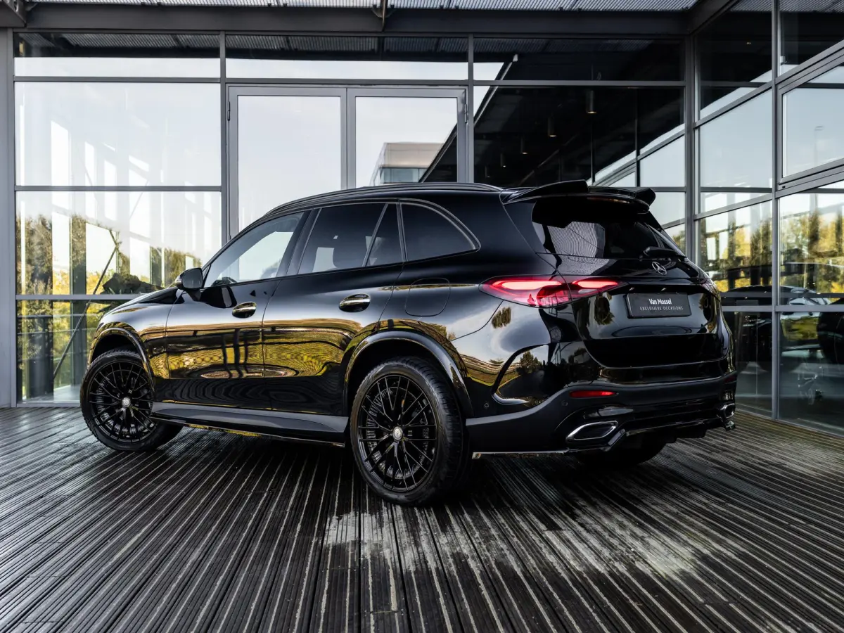 400e 4MATIC AMG Line | BURMESTER | 21 INCH ZWART | STOELVENTILATIE | NIGHTPAKKET | PANORAMA/SCHUIF-KANTELDAK | PREMIUM PLUS | SFEERVERLICHTING PREMIUM | STOELMEMORY | HEAD-UP | ELEKTR.TREKHA