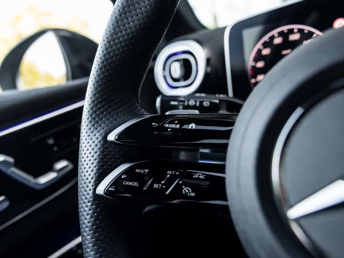 400e 4MATIC AMG Line | BURMESTER | 21 INCH ZWART | STOELVENTILATIE | NIGHTPAKKET | PANORAMA/SCHUIF-KANTELDAK | PREMIUM PLUS | SFEERVERLICHTING PREMIUM | STOELMEMORY | HEAD-UP | ELEKTR.TREKHA