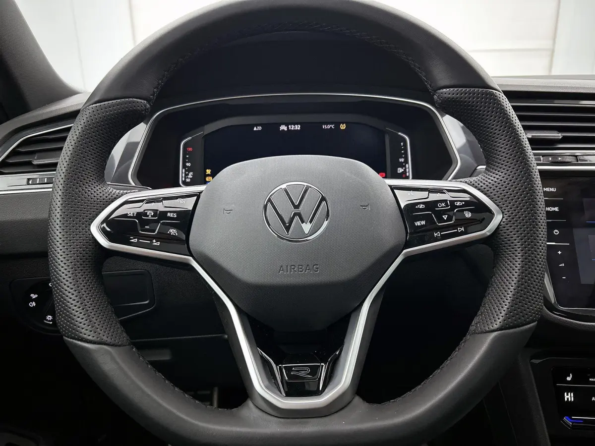 1.5 TSI R-Line Business+ 150 PK | R-Line | Automaat | Panoramadak | Achteruitrijcamera | Navigatie | Dodehoeksensor | Stoelverwarming | Stuurverwarming | Climate Control | Apple Carplay | An