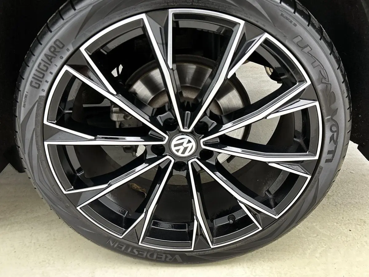 1.5 TSI R-Line Business+ 150 PK | R-Line | Automaat | Panoramadak | Achteruitrijcamera | Navigatie | Dodehoeksensor | Stoelverwarming | Stuurverwarming | Climate Control | Apple Carplay | An