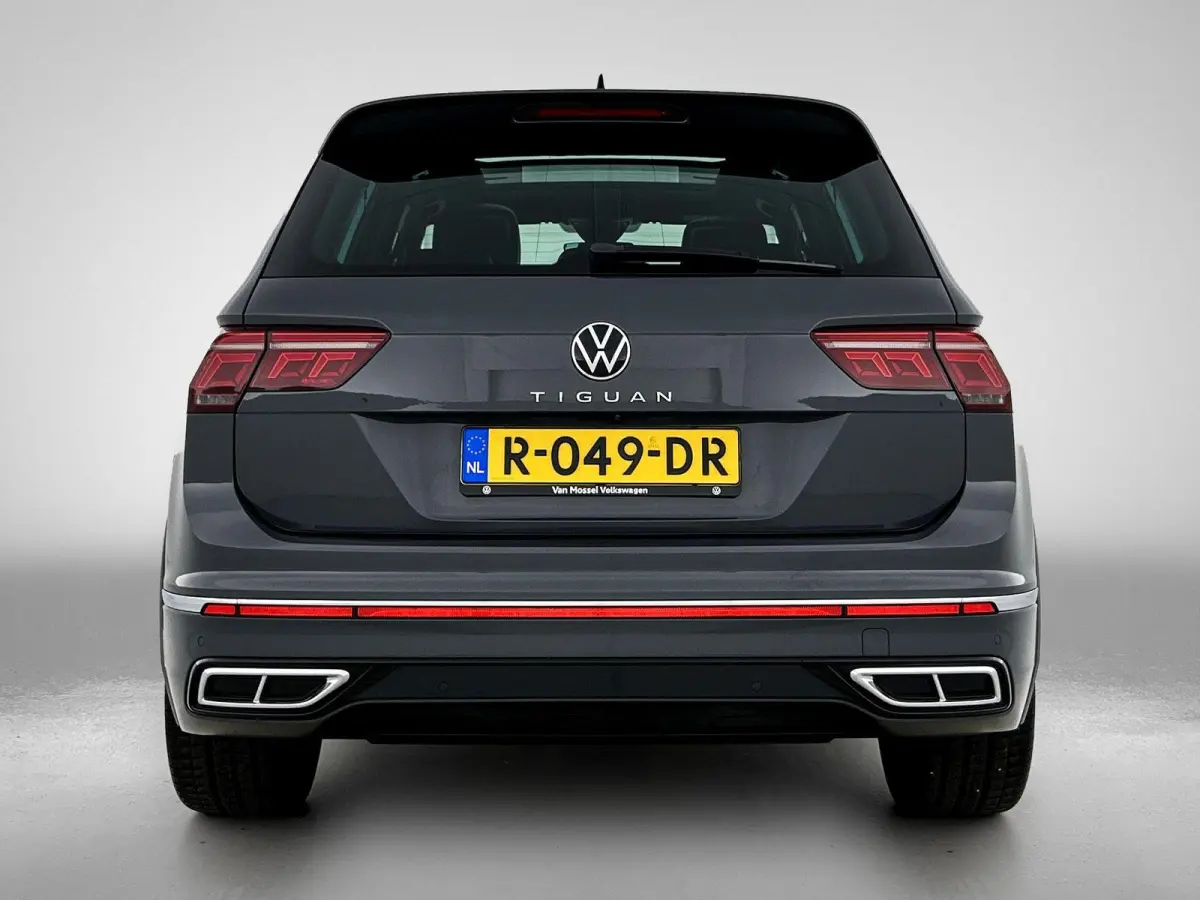 1.5 TSI R-Line Business+ 150 PK | R-Line | Automaat | Panoramadak | Achteruitrijcamera | Navigatie | Dodehoeksensor | Stoelverwarming | Stuurverwarming | Climate Control | Apple Carplay | An