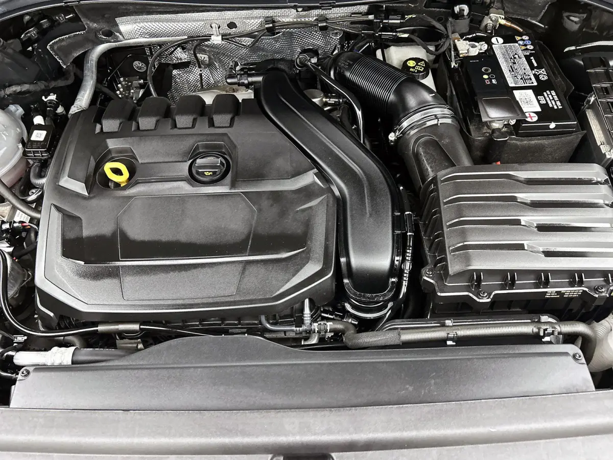 1.5 TSI R-Line Business+ 150 PK | R-Line | Automaat | Panoramadak | Achteruitrijcamera | Navigatie | Dodehoeksensor | Stoelverwarming | Stuurverwarming | Climate Control | Apple Carplay | An