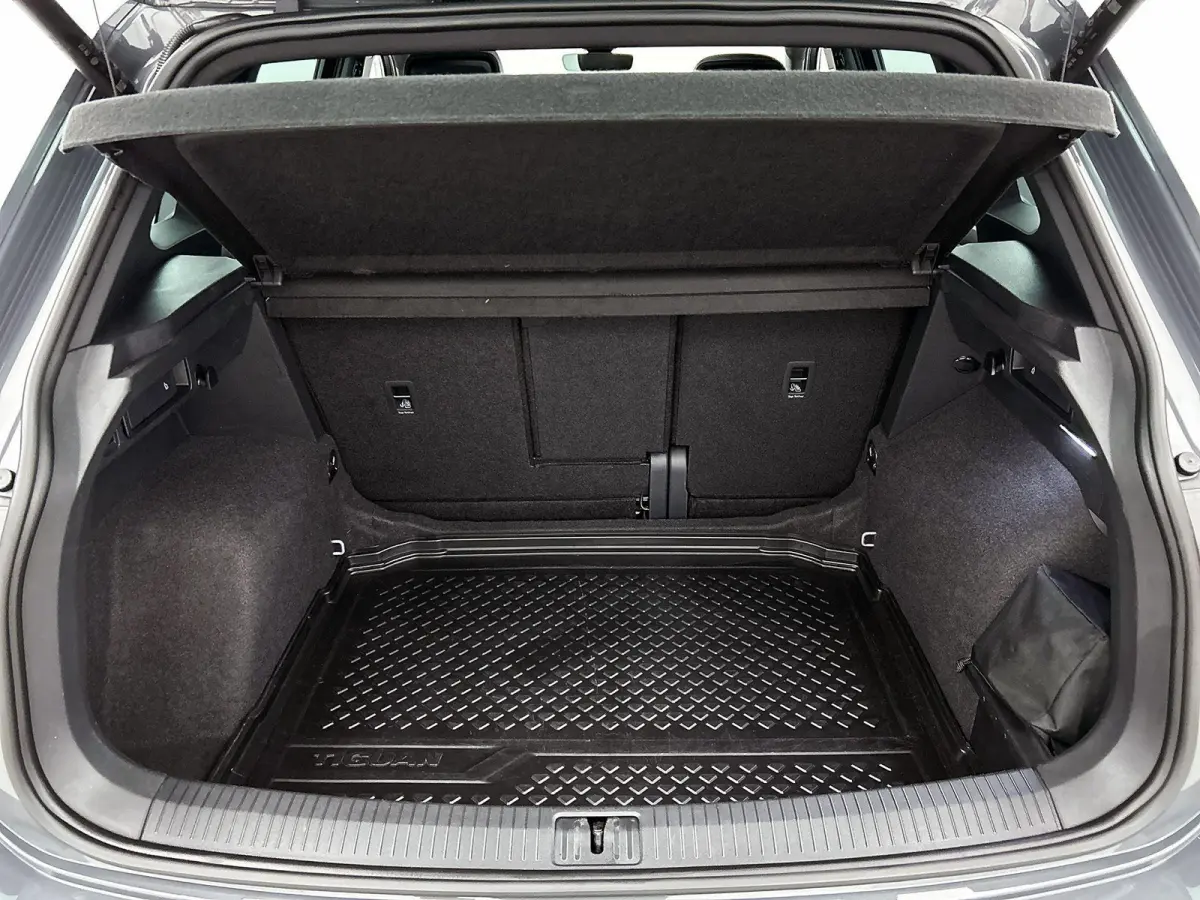 1.5 TSI R-Line Business+ 150 PK | R-Line | Automaat | Panoramadak | Achteruitrijcamera | Navigatie | Dodehoeksensor | Stoelverwarming | Stuurverwarming | Climate Control | Apple Carplay | An