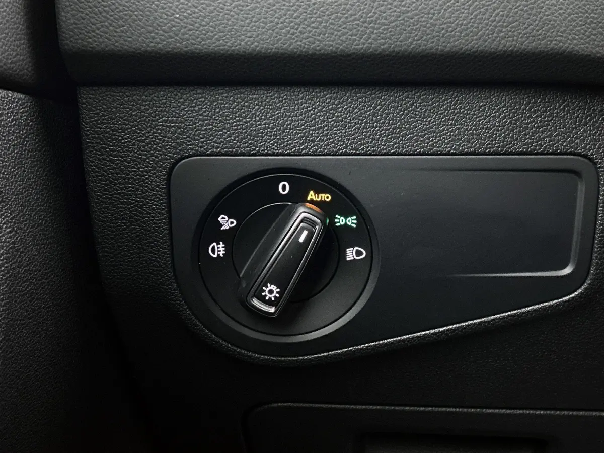1.5 TSI R-Line Business+ 150 PK | R-Line | Automaat | Panoramadak | Achteruitrijcamera | Navigatie | Dodehoeksensor | Stoelverwarming | Stuurverwarming | Climate Control | Apple Carplay | An