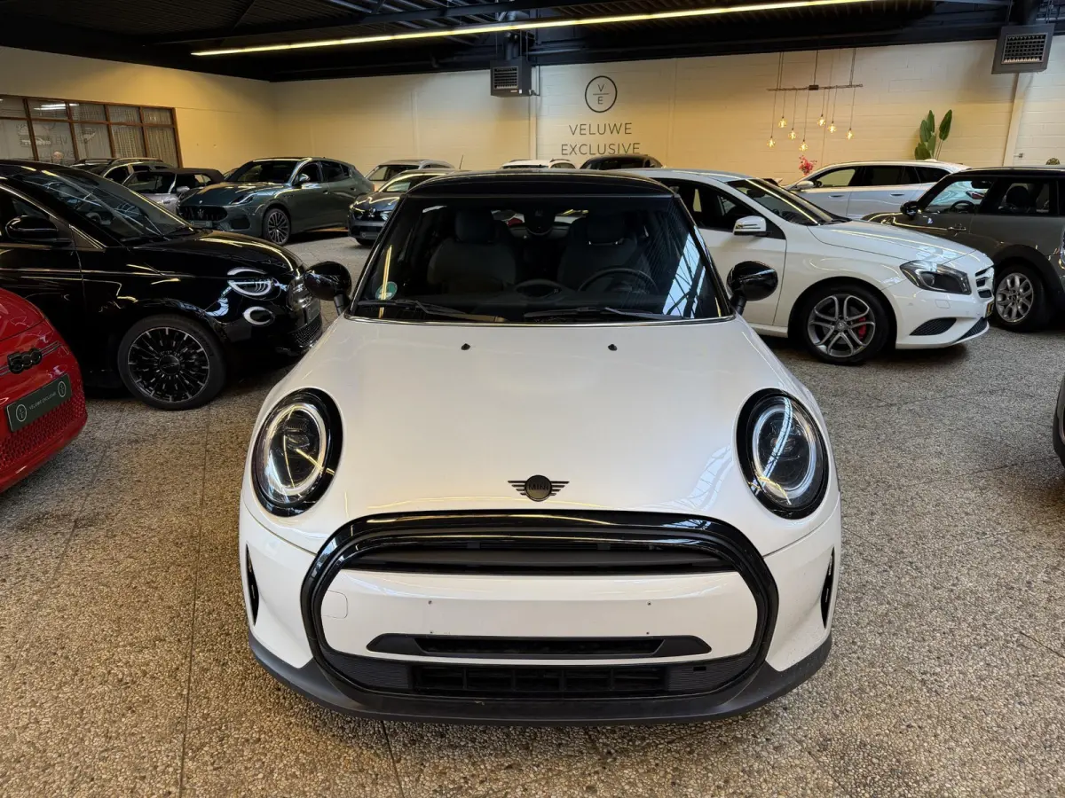 1.5 Cooper Classic | Adaptive | Led | Black Optic |