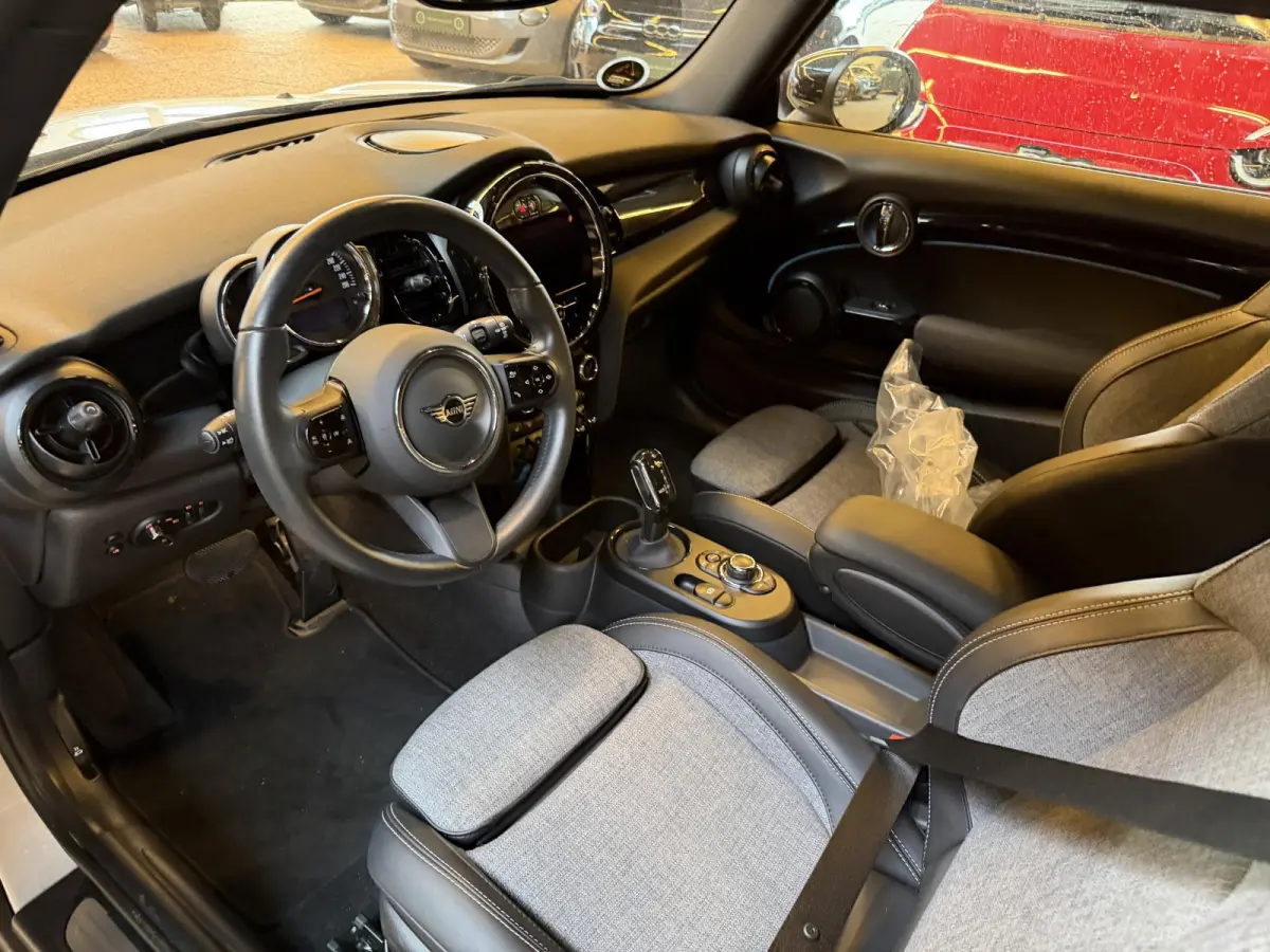 1.5 Cooper Classic | Adaptive | Led | Black Optic |