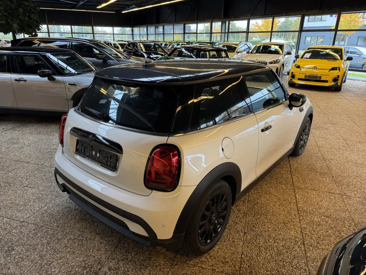 1.5 Cooper Classic | Adaptive | Led | Black Optic |