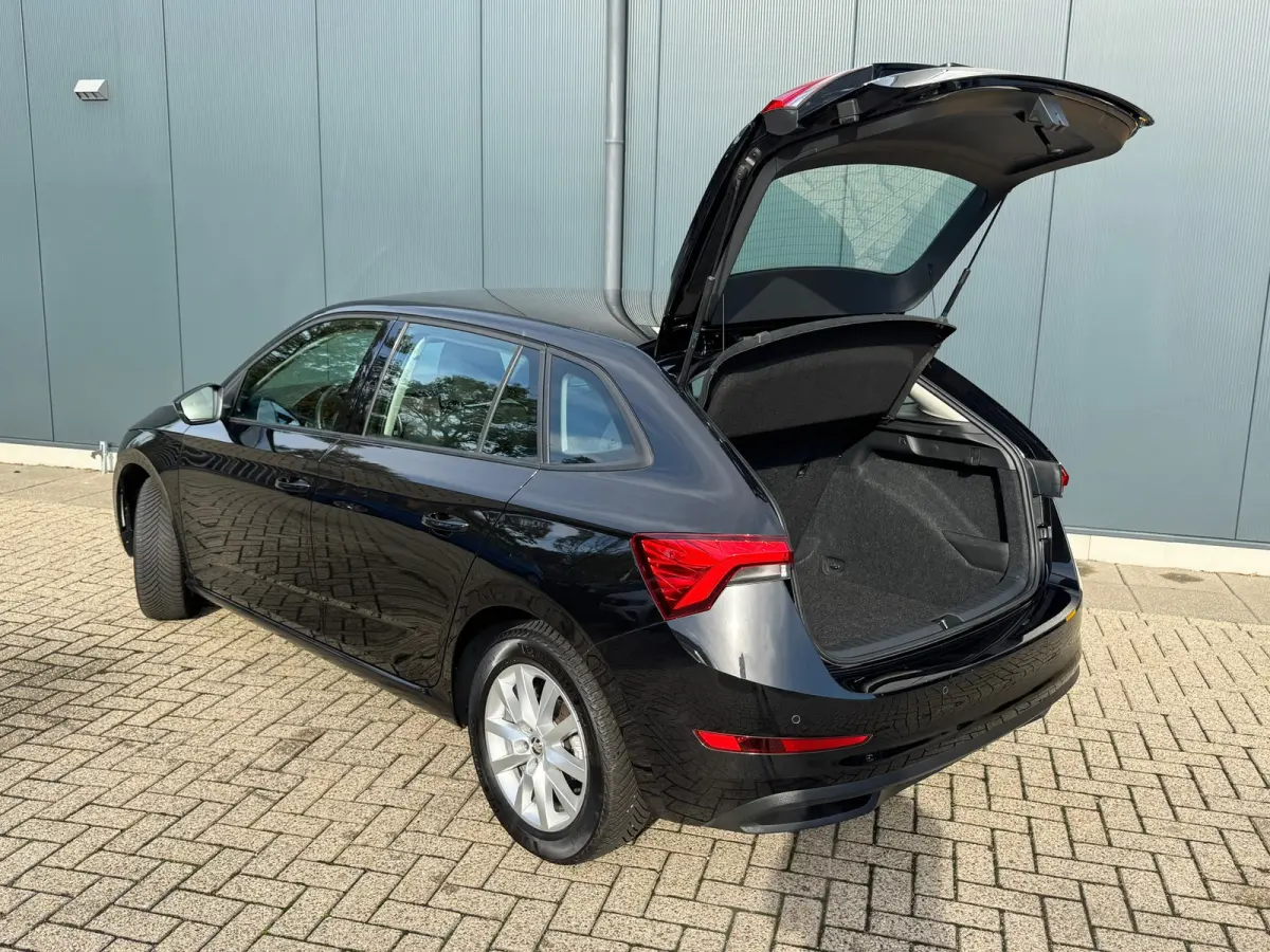 1.0 TSI Automaat Ambition * Navigatie * Digitale Cockpit * Climate Control *