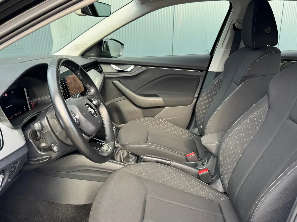 1.0 TSI Automaat Ambition * Navigatie * Digitale Cockpit * Climate Control *