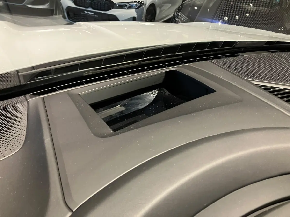 3.0 E-Hybrid Black Edition | SPORTDESIGN | SPORTEINDPIJPEN | PASM LUCHTVERING | PANORAMA/SCHUIF-KANTELDAK | SPORTCHRONO | 22 INCH | SOFTCLOSE | HEAD-UP | 14-WEG STOELEN | ADAPTIVE CRUISE CON
