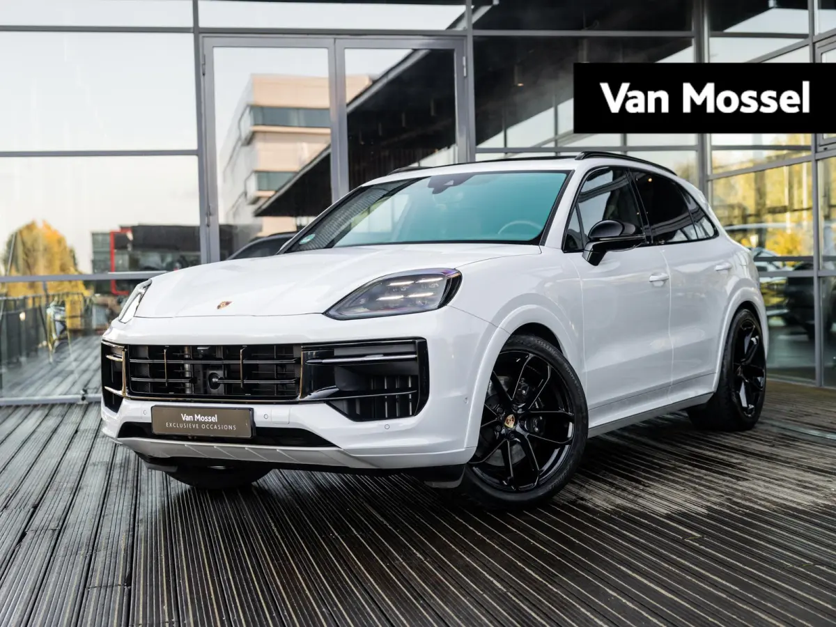 3.0 E-Hybrid Black Edition | SPORTDESIGN | SPORTEINDPIJPEN | PASM LUCHTVERING | PANORAMA/SCHUIF-KANTELDAK | SPORTCHRONO | 22 INCH | SOFTCLOSE | HEAD-UP | 14-WEG STOELEN | ADAPTIVE CRUISE CON