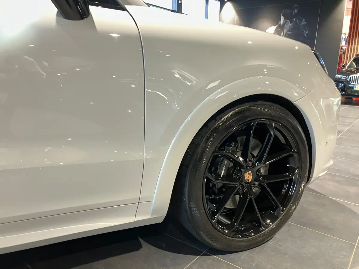 3.0 E-Hybrid Black Edition | SPORTDESIGN | SPORTEINDPIJPEN | PASM LUCHTVERING | PANORAMA/SCHUIF-KANTELDAK | SPORTCHRONO | 22 INCH | SOFTCLOSE | HEAD-UP | 14-WEG STOELEN | ADAPTIVE CRUISE CON