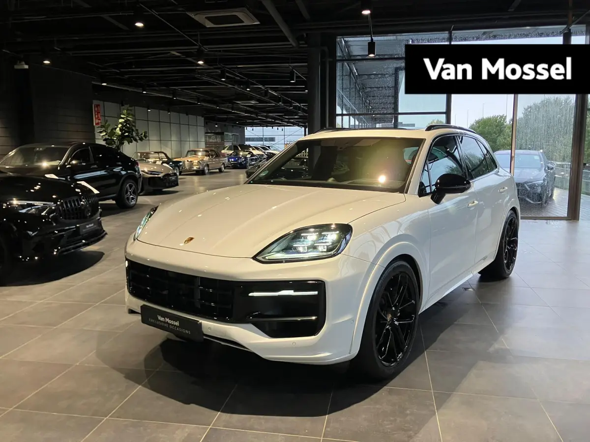 3.0 E-Hybrid Black Edition | SPORTDESIGN | SPORTEINDPIJPEN | PASM LUCHTVERING | PANORAMA/SCHUIF-KANTELDAK | SPORTCHRONO | 22 INCH | SOFTCLOSE | HEAD-UP | 14-WEG STOELEN | ADAPTIVE CRUISE CON