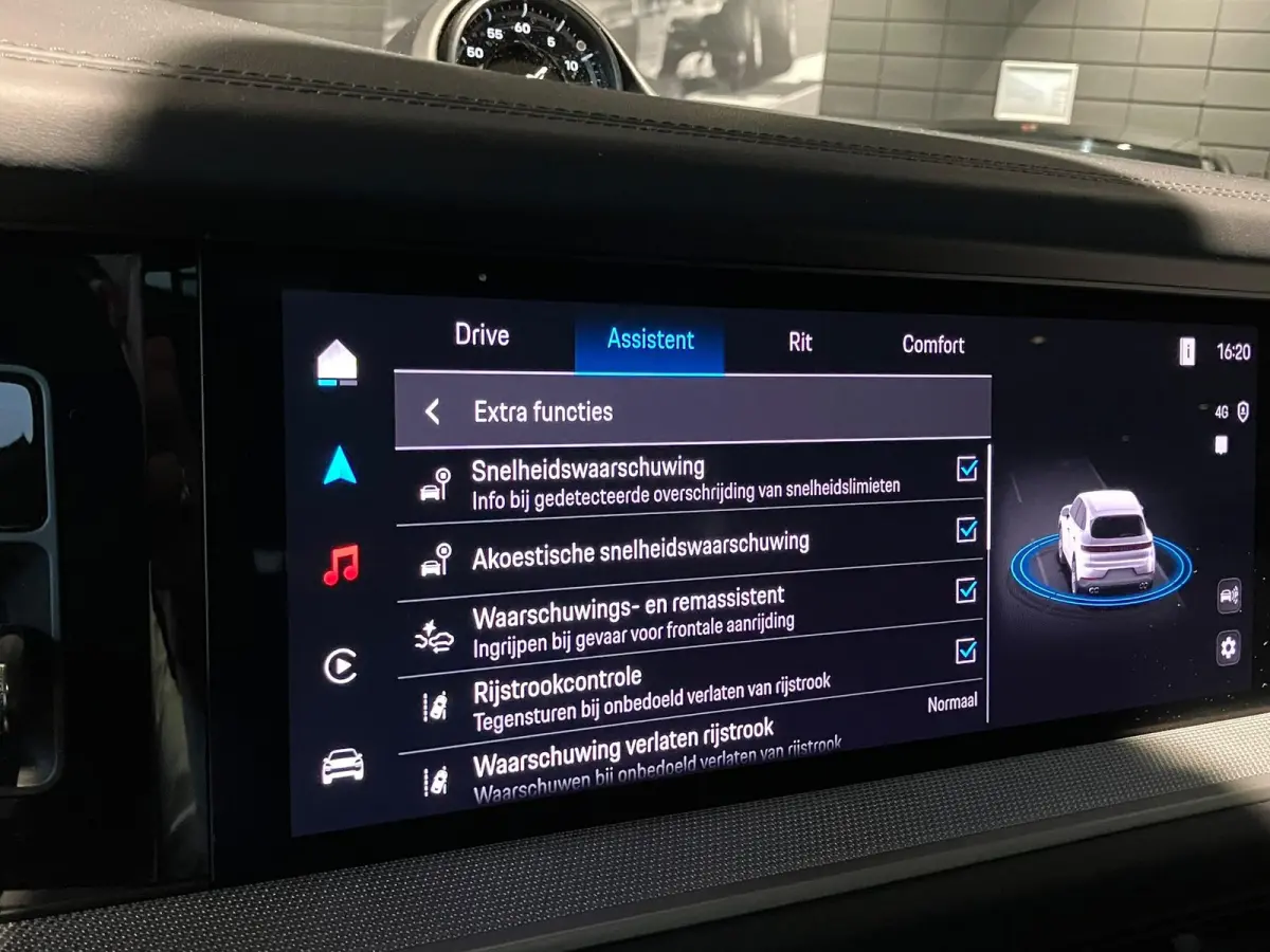 3.0 E-Hybrid Black Edition | SPORTDESIGN | SPORTEINDPIJPEN | PASM LUCHTVERING | PANORAMA/SCHUIF-KANTELDAK | SPORTCHRONO | 22 INCH | SOFTCLOSE | HEAD-UP | 14-WEG STOELEN | ADAPTIVE CRUISE CON