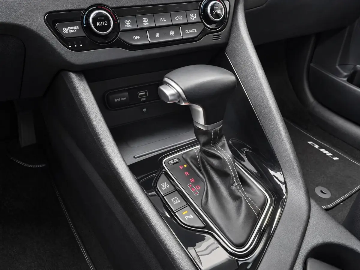 1.6 GDi PHEV DynamicLine DEALER ONDERHOUDEN | NAVIGATIE | ACHTERUITRIJCAMERA | PLUG-IN |