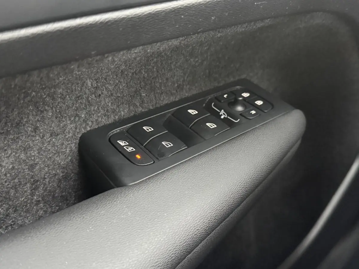 2.0 B3 Business Edition Leer,mild hybrid
