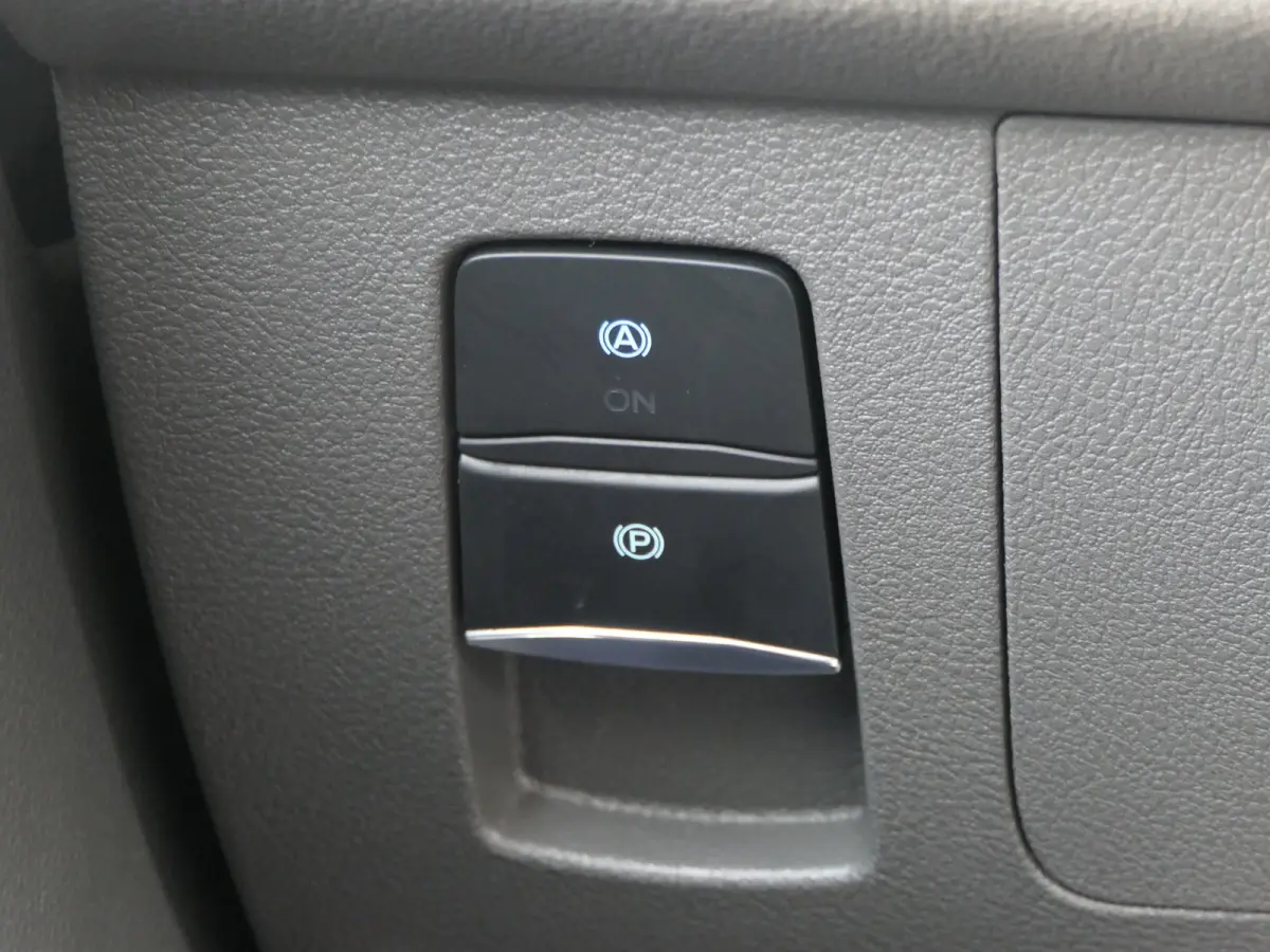 350 L2H2 Trend 68 kWh | 360 Camera | Adaptive Cruise | Navigatie | Stoelverwarming | BLIS | CarPlay/Android Auto