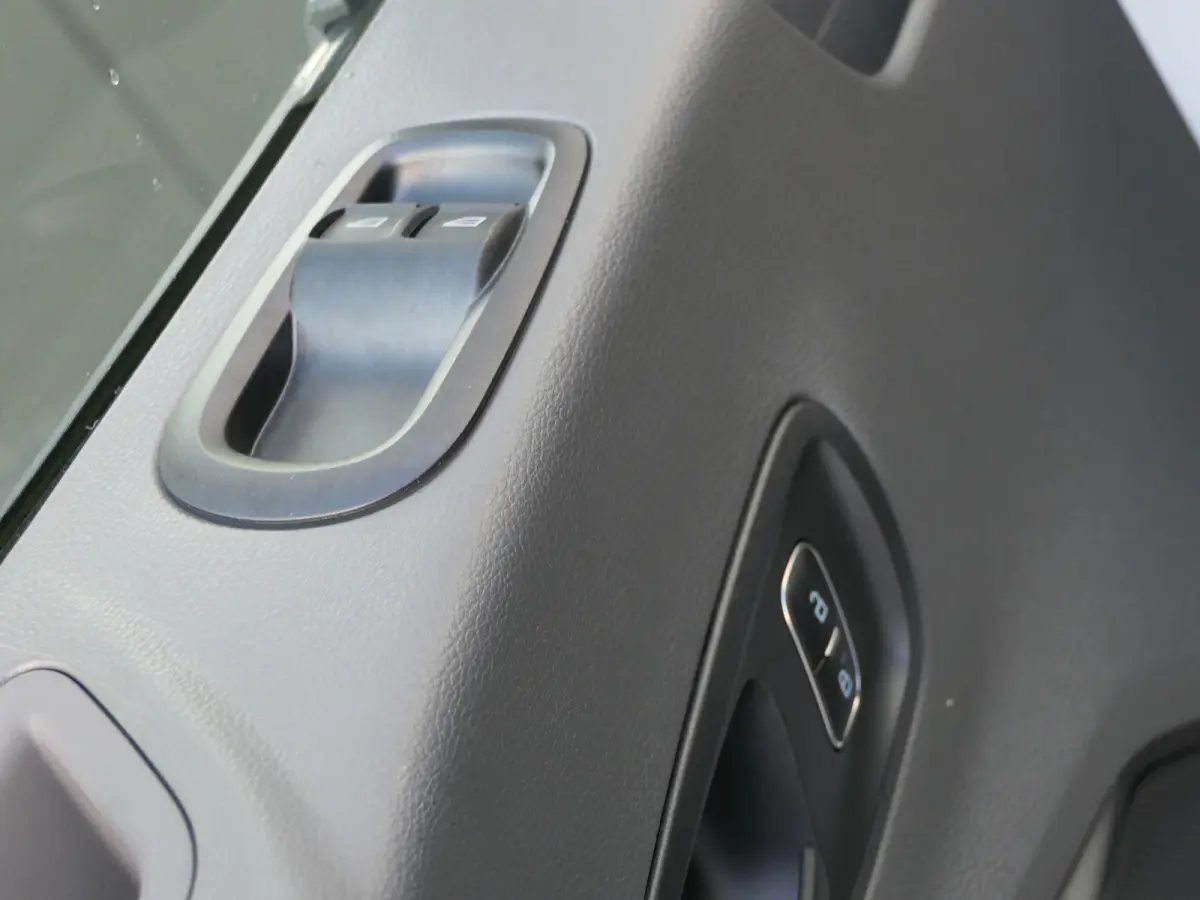 350 L2H2 Trend 68 kWh | 360 Camera | Adaptive Cruise | Navigatie | Stoelverwarming | BLIS | CarPlay/Android Auto