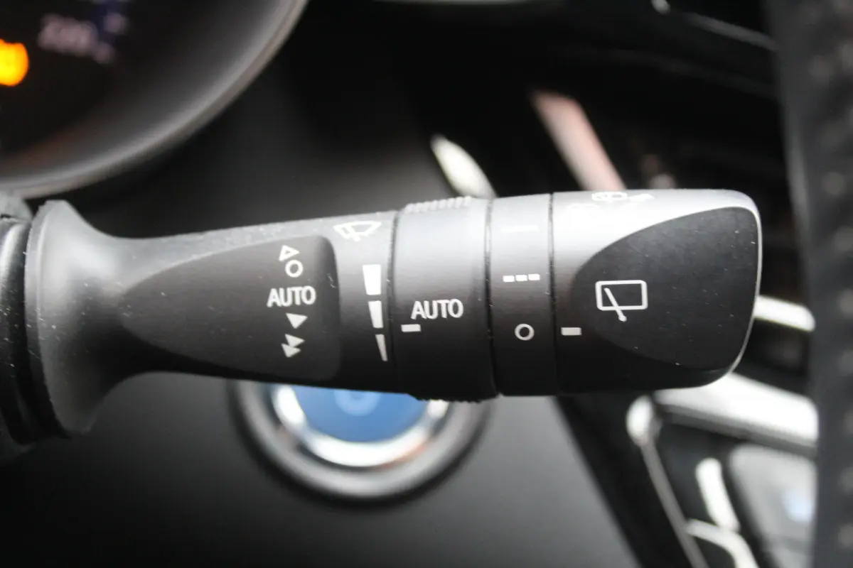 1.8 Hybrid Dynamic Apple Carplay/Android Auto l  airco automatisch l Keyless entry/start l Lichtmetalen velgen 18"