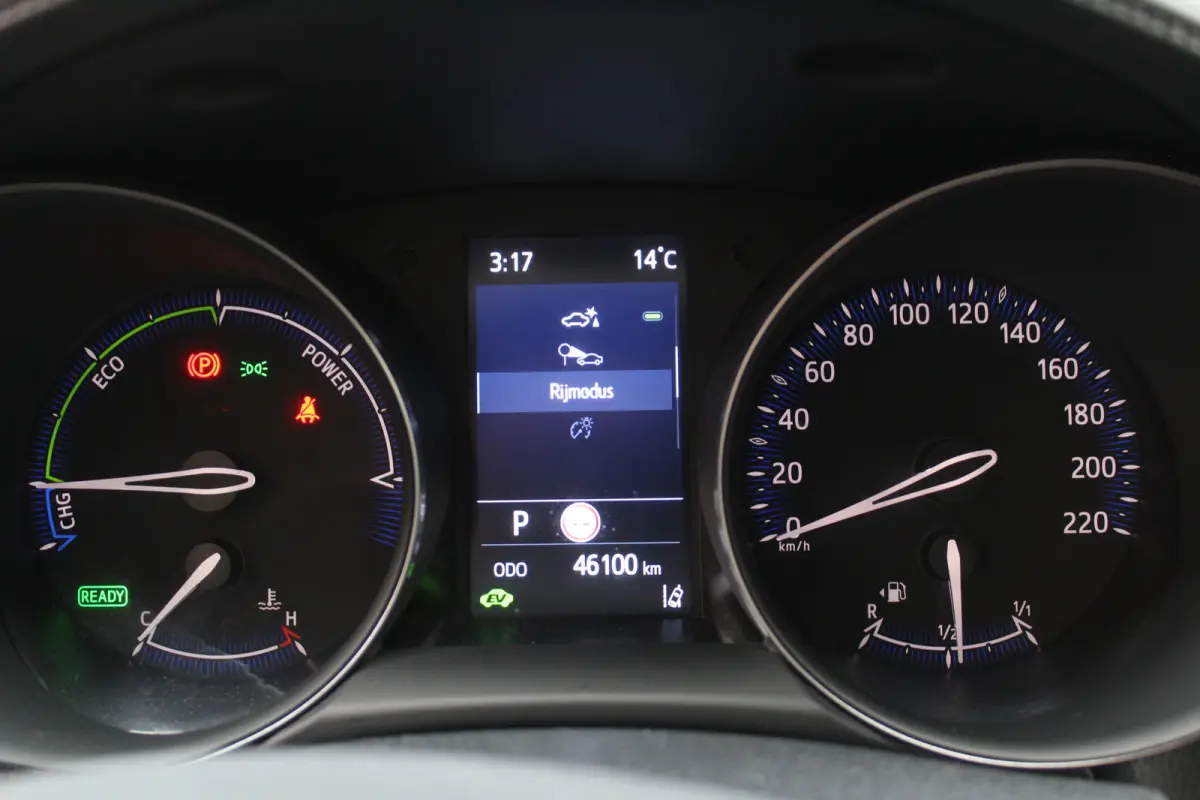 1.8 Hybrid Dynamic Apple Carplay/Android Auto l  airco automatisch l Keyless entry/start l Lichtmetalen velgen 18"