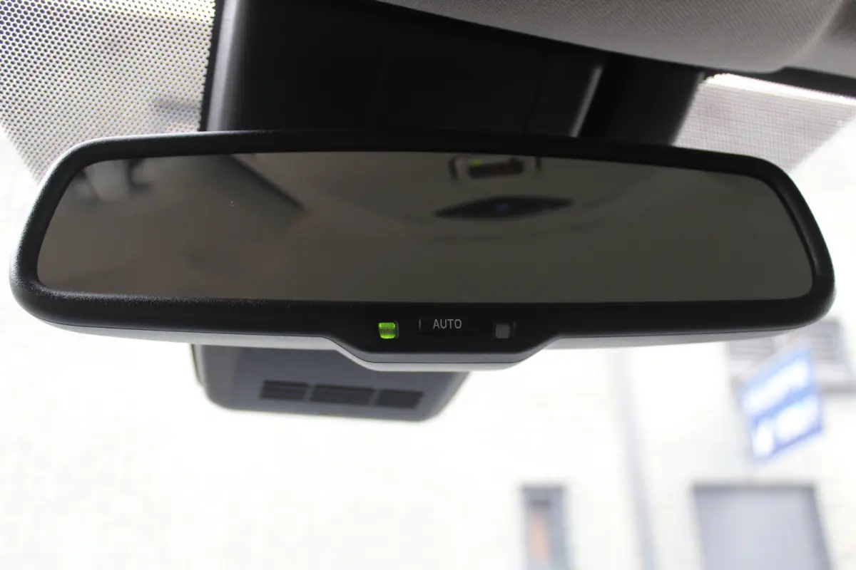 1.8 Hybrid Dynamic Apple Carplay/Android Auto l  airco automatisch l Keyless entry/start l Lichtmetalen velgen 18"