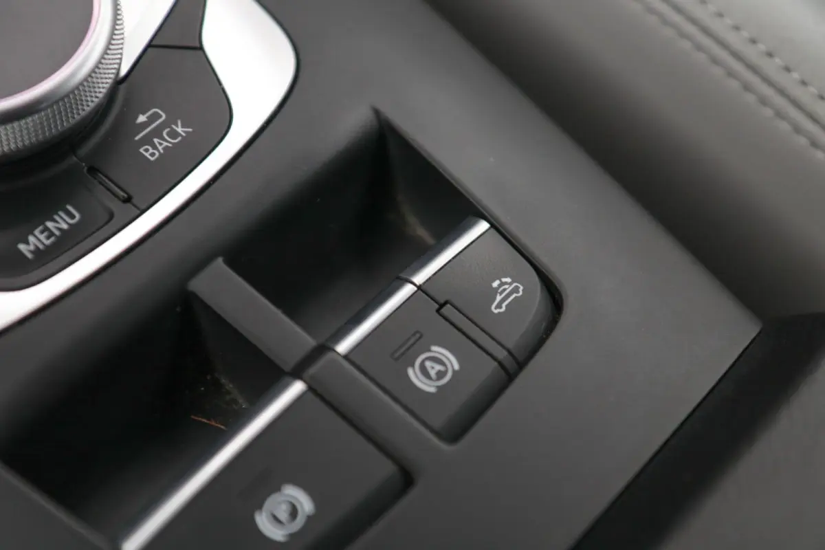 1.4 TFSI 150pk S-tronic S edition | Nekverwarming | B&O Audio | Matrix LED | Windschot