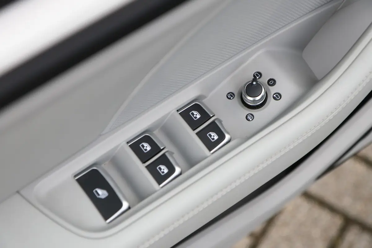 1.4 TFSI 150pk S-tronic S edition | Nekverwarming | B&O Audio | Matrix LED | Windschot