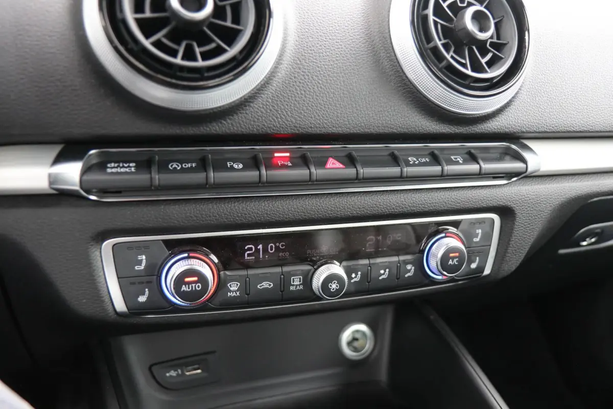 1.4 TFSI 150pk S-tronic S edition | Nekverwarming | B&O Audio | Matrix LED | Windschot