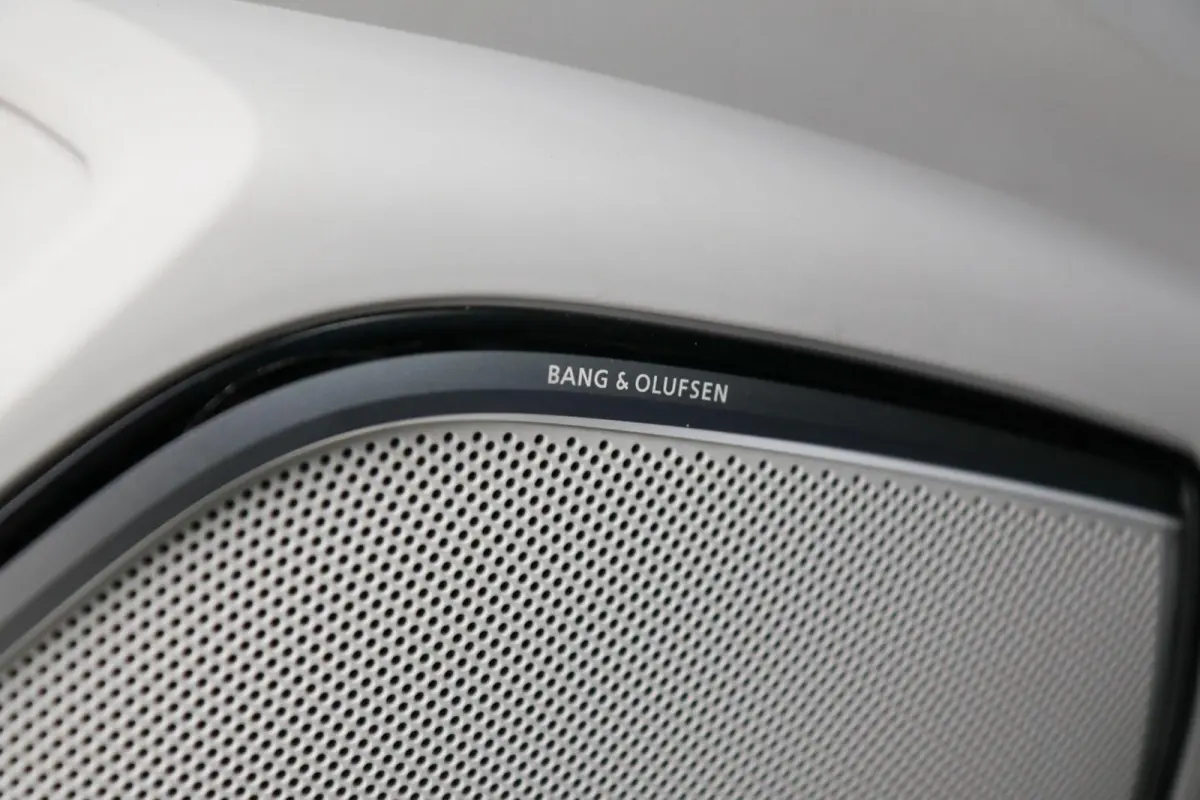 1.4 TFSI 150pk S-tronic S edition | Nekverwarming | B&O Audio | Matrix LED | Windschot
