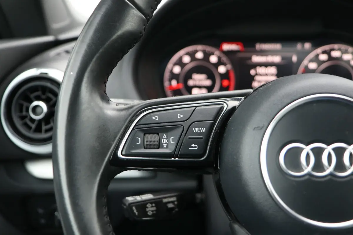1.4 TFSI 150pk S-tronic S edition | Nekverwarming | B&O Audio | Matrix LED | Windschot