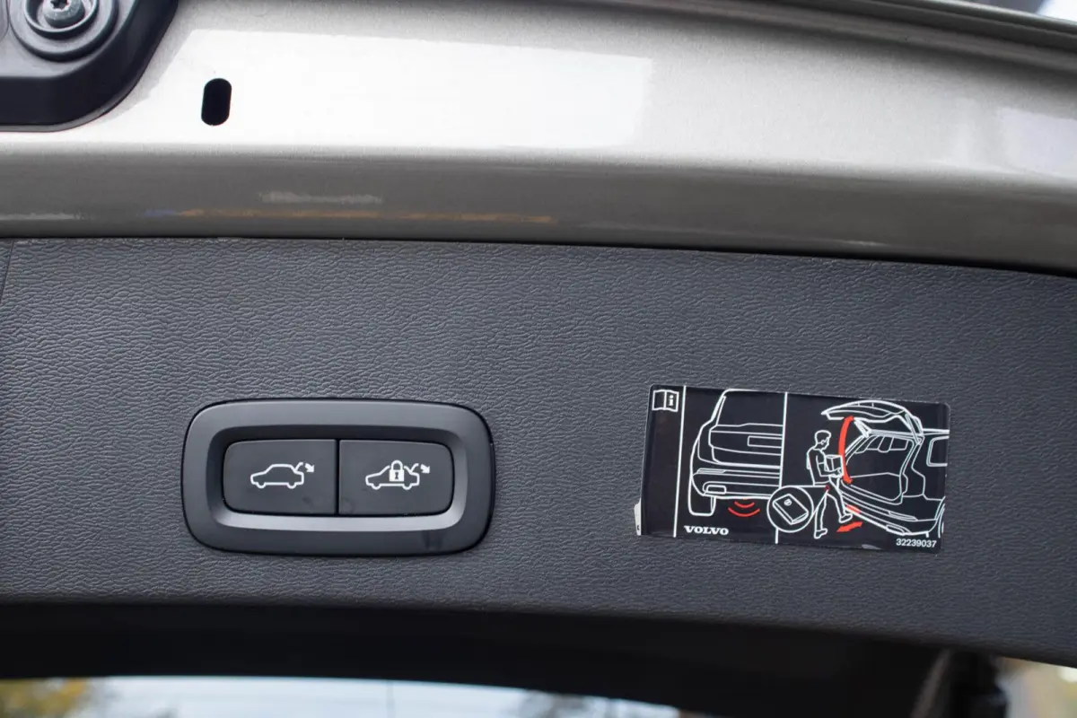 T5 1.5 PHEV R-DESIGN|360 Camera|Pilot assist|Memory|Stoel+Stuurverwarming|Harmann Kardon|