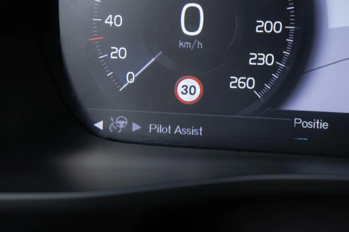 T5 1.5 PHEV R-DESIGN|360 Camera|Pilot assist|Memory|Stoel+Stuurverwarming|Harmann Kardon|