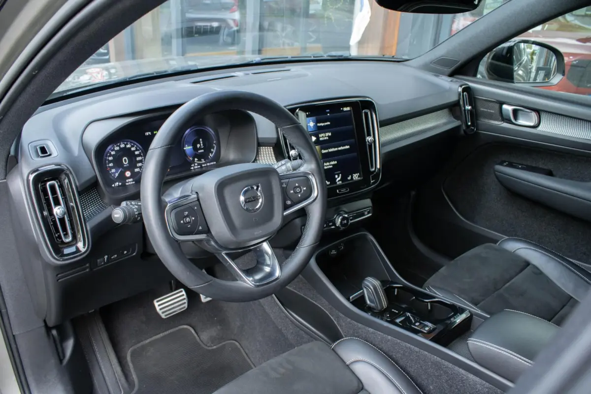 T5 1.5 PHEV R-DESIGN|360 Camera|Pilot assist|Memory|Stoel+Stuurverwarming|Harmann Kardon|