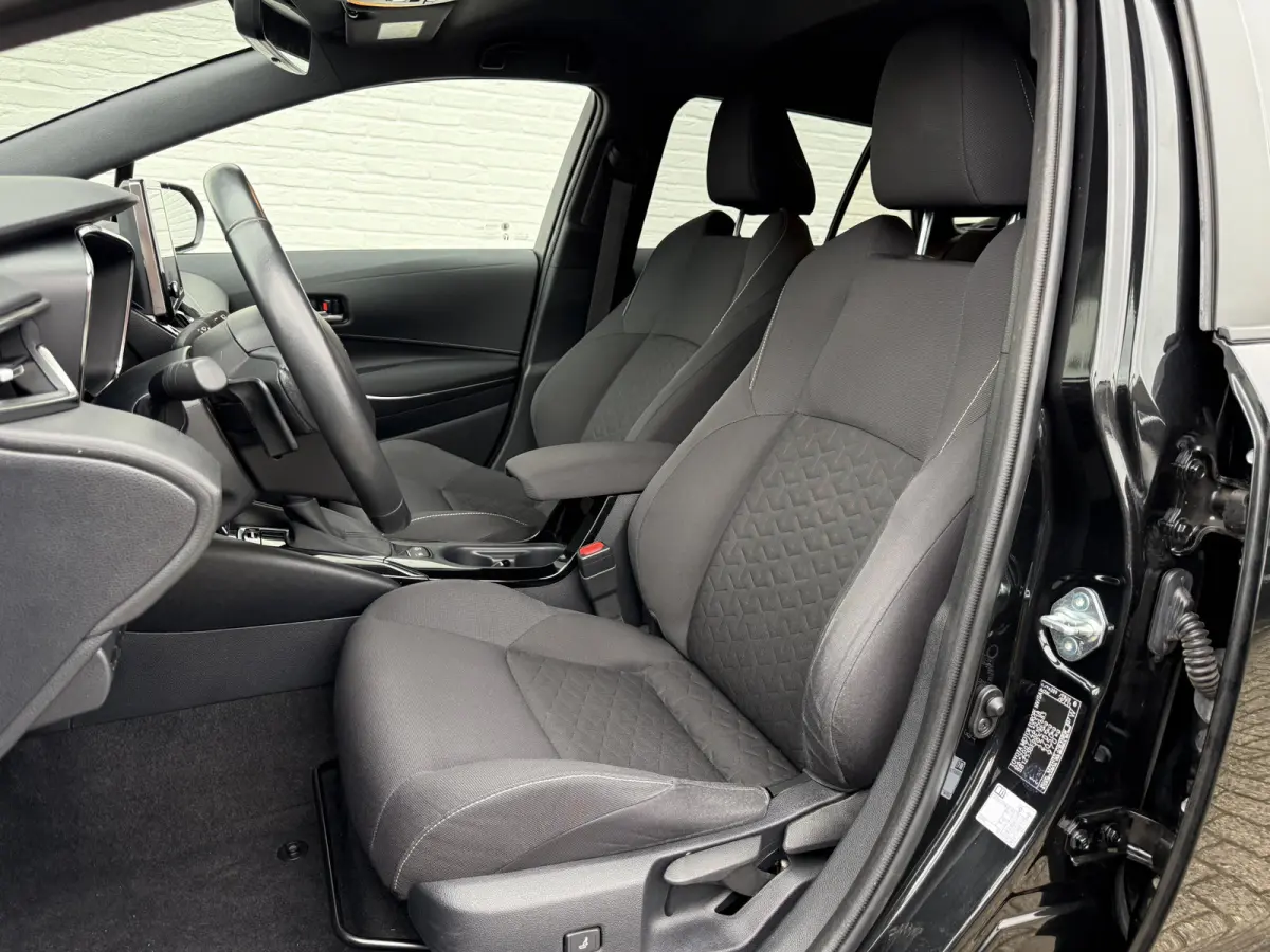 2.0 Hybrid Team D | ACC | CarPlay | Camera | Dodehoek | Keyless