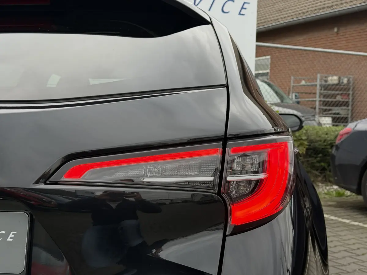 2.0 Hybrid Team D | ACC | CarPlay | Camera | Dodehoek | Keyless