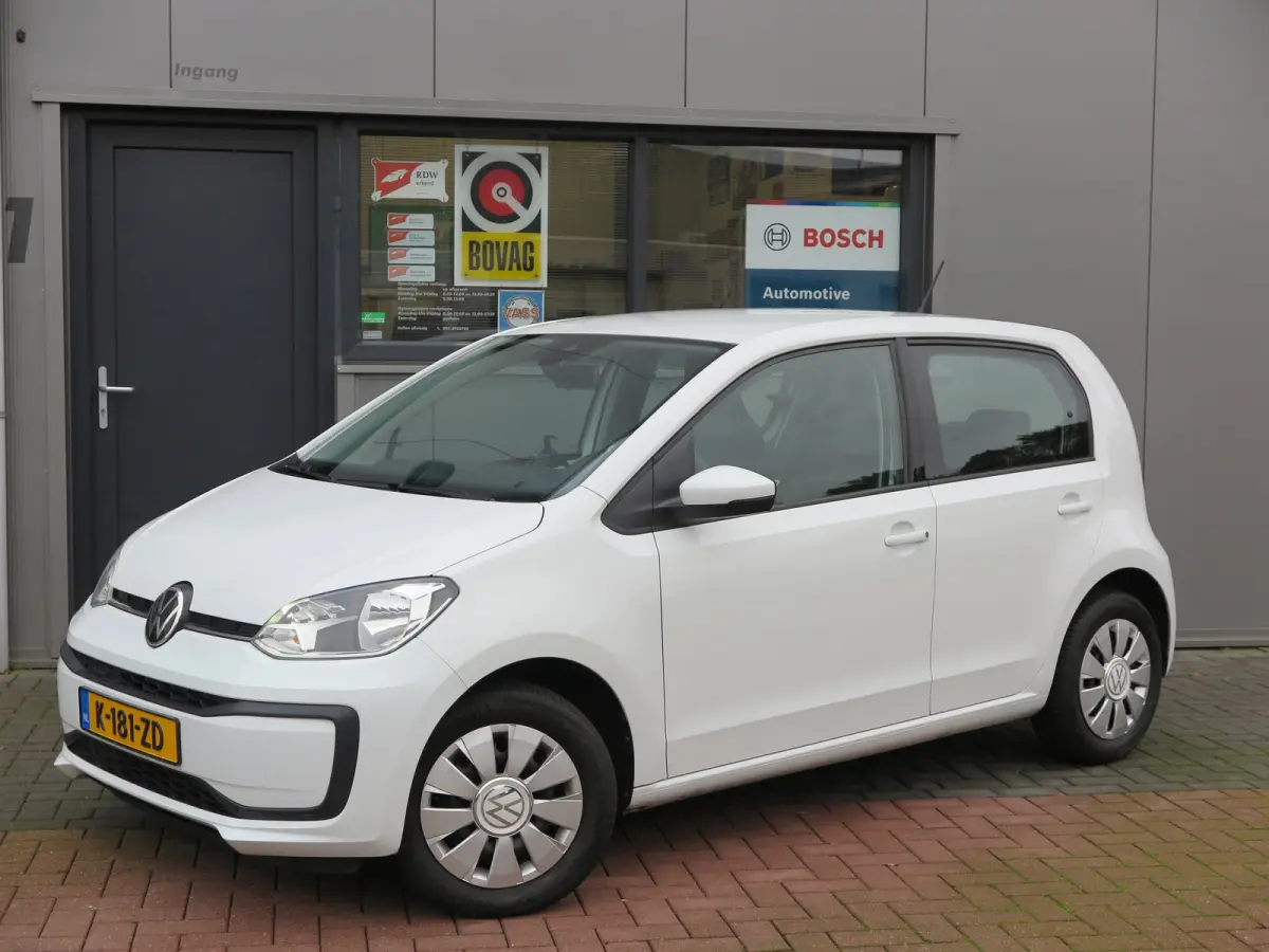 Up! 1.0 60pk , Cruisecontrol , Navigatie, Camera , Maps & More , Parkeersensoren. DAB+ , Smartphone integratie, etc .