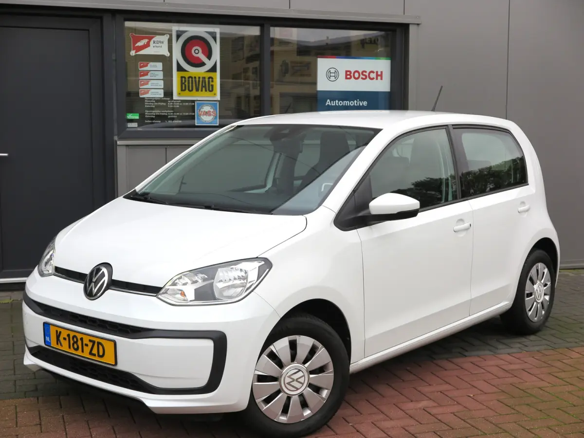 Up! 1.0 60pk , Cruisecontrol , Navigatie, Camera , Maps & More , Parkeersensoren. DAB+ , Smartphone integratie, etc .