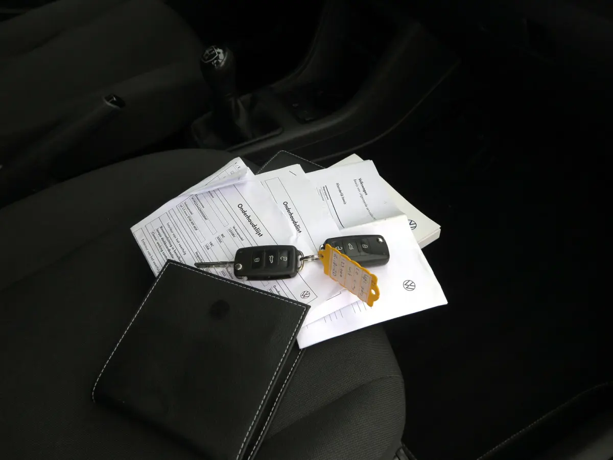 Up! 1.0 60pk , Cruisecontrol , Navigatie, Camera , Maps & More , Parkeersensoren. DAB+ , Smartphone integratie, etc .