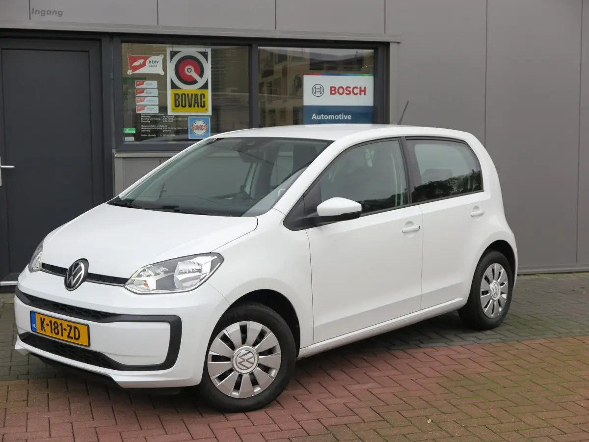 Up! 1.0 60pk , Cruisecontrol , Navigatie, Camera , Maps & More , Parkeersensoren. DAB+ , Smartphone integratie, etc .